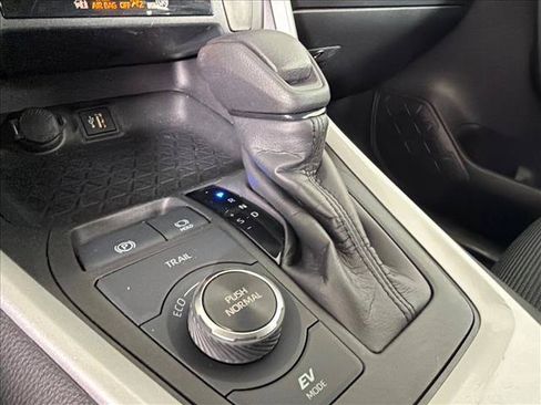 Used 2024 Toyota RAV4 LE AWD/4WD image 30