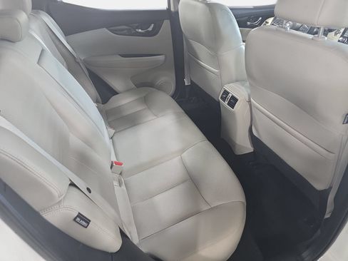 Used 2022 Nissan Rogue Sport SL FWD image 11