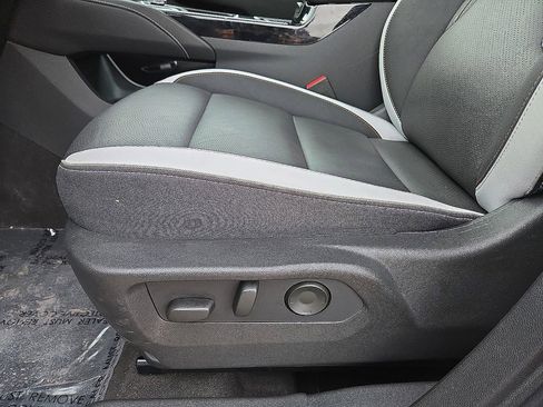 Used 2025 Buick Envision Sport Touring image 24