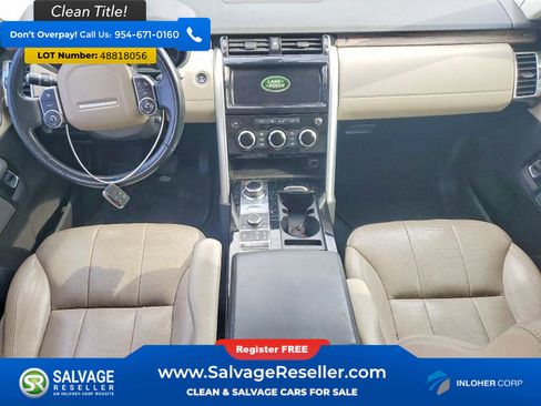 Used 2017 Land Rover Discovery HSE image 11