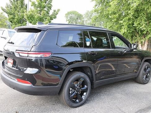 New 2025 Jeep Grand Cherokee L Limited w/ Black Appearance Package image 8