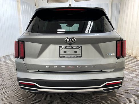 Used 2021 Kia Sorento S image 16