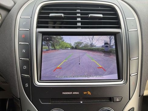 Used 2020 Lincoln Nautilus Reserve FWD image 17