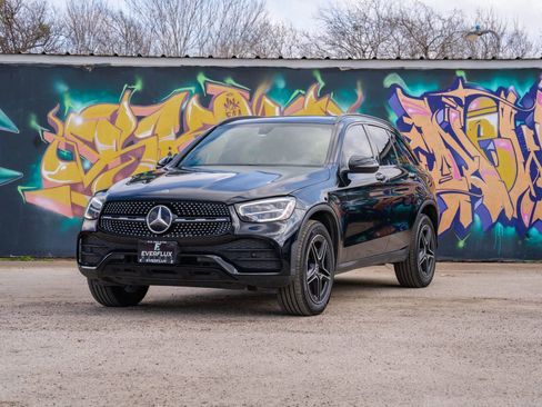 Used 2020 Mercedes-Benz GLC 300 image 2