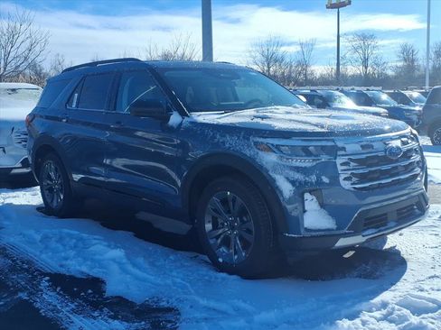 Used 2026 Ford Explorer Active w/ Active Comfort Package image 3