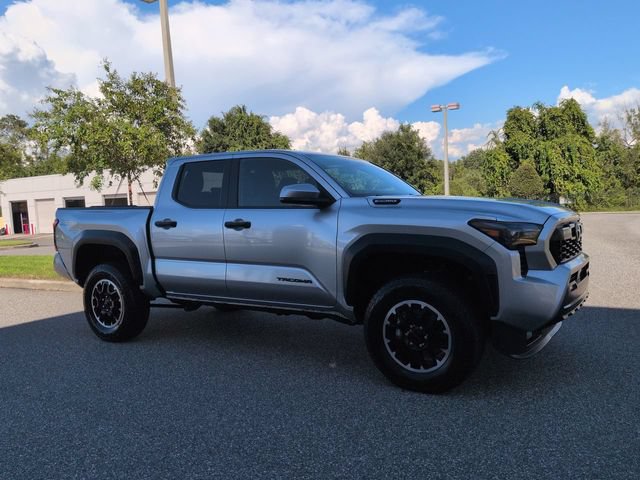 Certified 2025 Toyota Tacoma TRD Off-Road AWD/4WD image 2