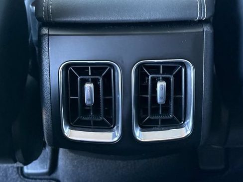 Certified 2025 Kia Sorento EX AWD/4WD image 17