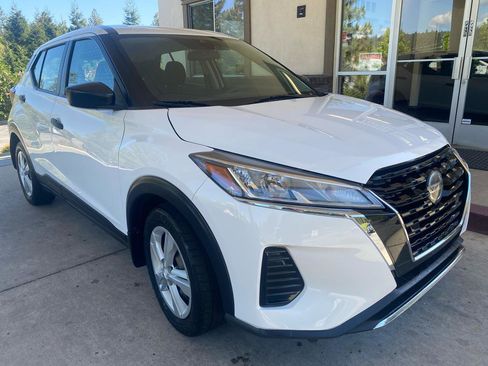 Used 2021 Nissan Kicks S FWD image 8