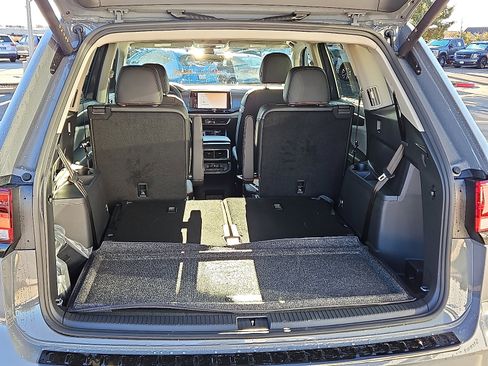 New 2026 Volkswagen Atlas Peak Edition image 7