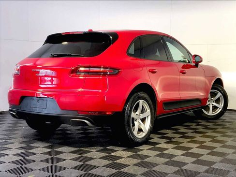 Certified 2017 Porsche Macan image 7