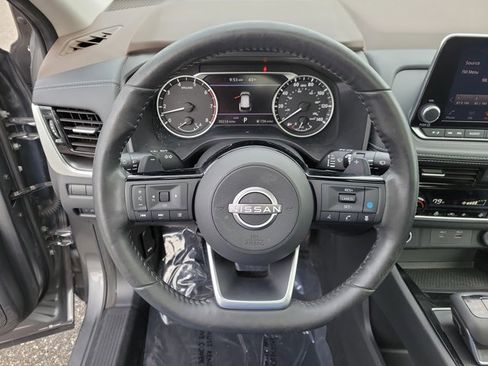 Used 2022 Nissan Rogue SV w/ SV Premium Package image 25