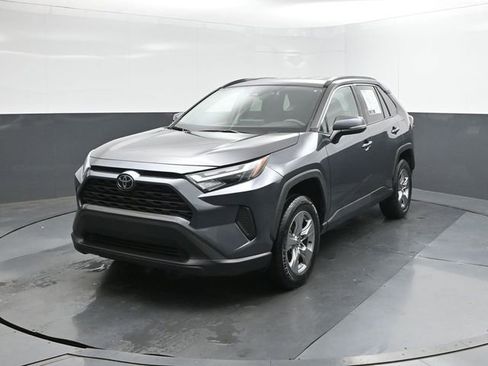 Used 2024 Toyota RAV4 XLE FWD image 28