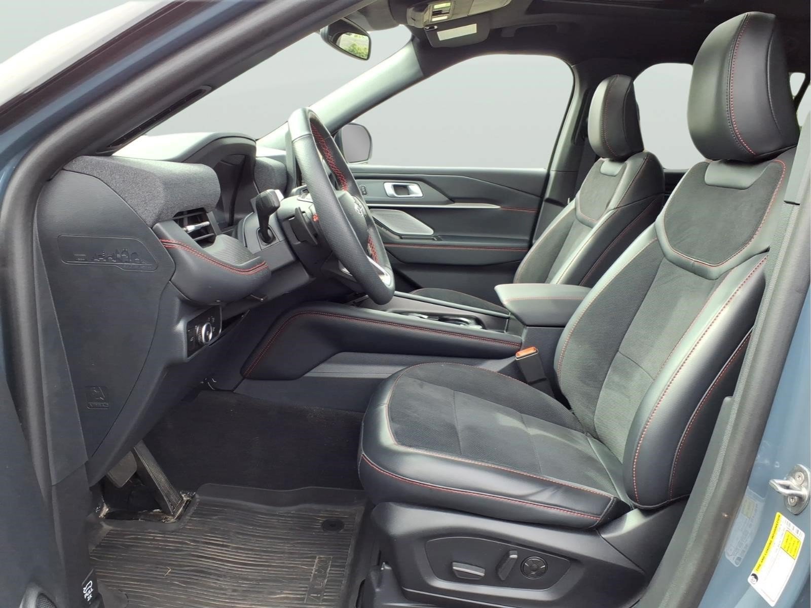 Used 2025 Ford Explorer ST w/ Sun And Sound Package AWD/4WD image 17