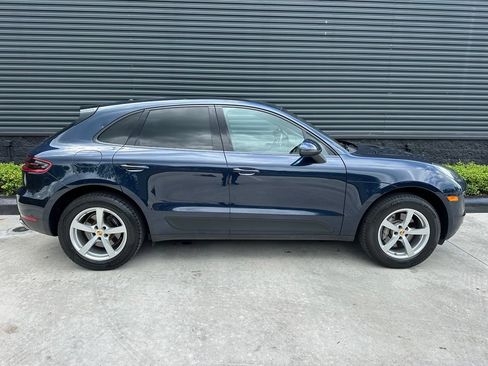 Certified 2018 Porsche Macan AWD/4WD image 11