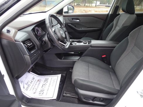 Used 2021 Nissan Rogue SV image 14