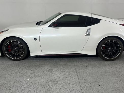 Used 2016 Nissan 370Z NISMO RWD image 6