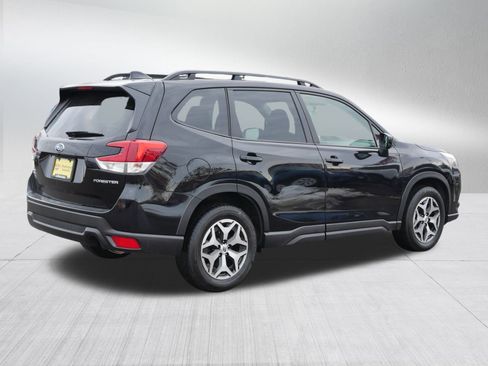 Used 2024 Subaru Forester Premium image 7