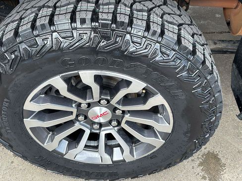 Used 2020 GMC Sierra 1500 AT4 image 12