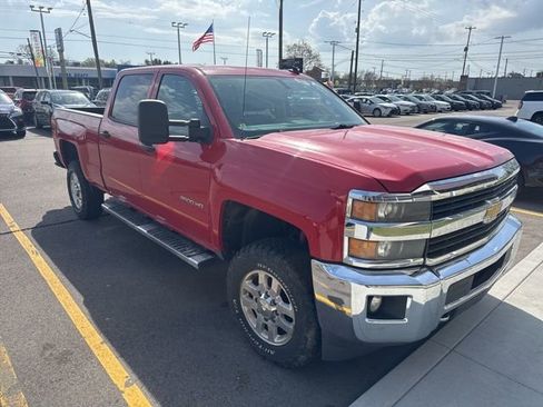 Used 2015 Chevrolet Silverado 2500 LT w/ Z71 Package, Off-Road AWD/4WD image 2