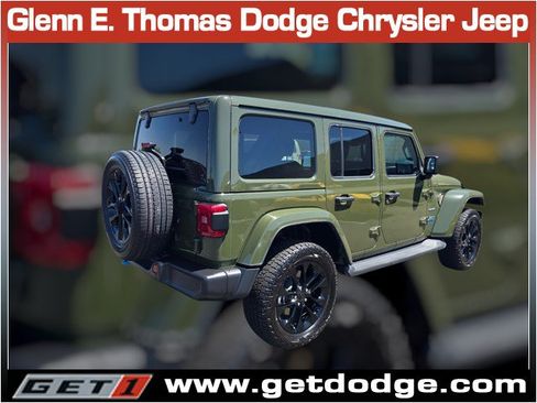 Used 2022 Jeep Wrangler Unlimited Sahara w/ Cold Weather Group AWD/4WD image 9