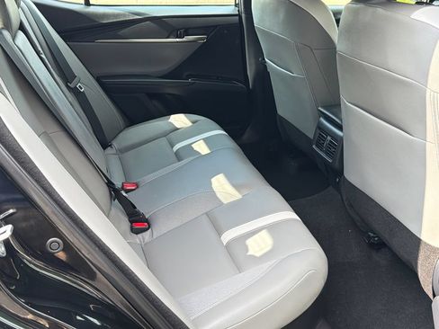 Used 2025 Toyota Camry SE w/ Convenience Package FWD image 13