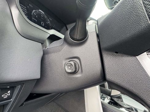 Used 2025 Toyota Tundra Platinum AWD/4WD image 31