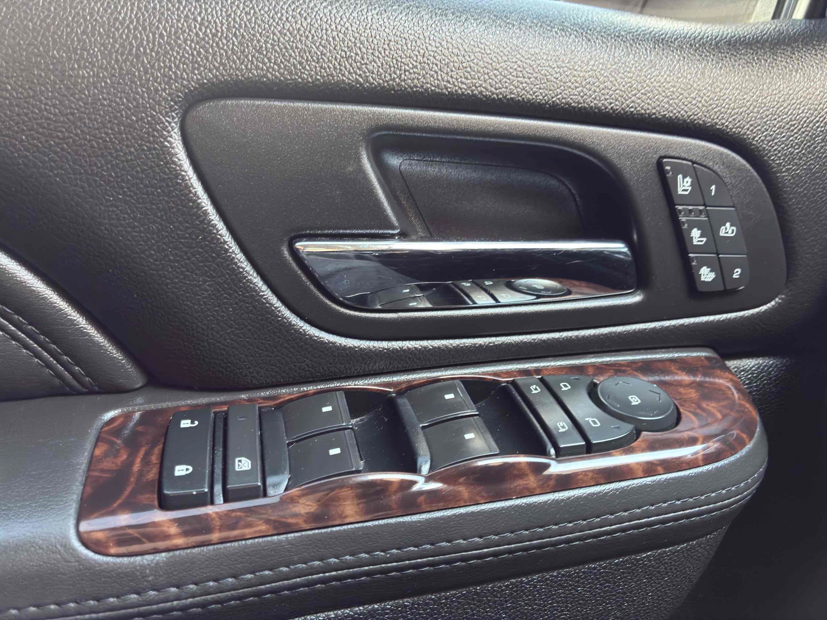 Used 2012 GMC Yukon Denali AWD/4WD image 34