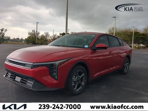 Used 2025 Kia K4 LXS image 9