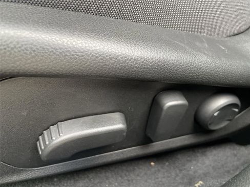 Certified 2025 Subaru Crosstrek 2.0i Premium image 13