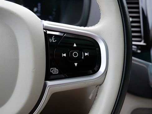 Used 2022 Volvo XC90 T8 Inscription image 19