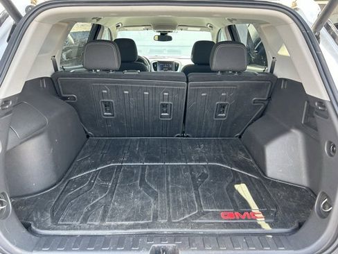 Used 2022 GMC Terrain SLE w/ Driver Convenience Package image 11