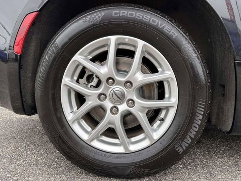 Used 2023 Chrysler Pacifica Touring-L FWD image 6
