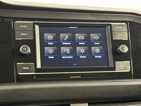 Used 2024 Volkswagen Jetta SE image 22