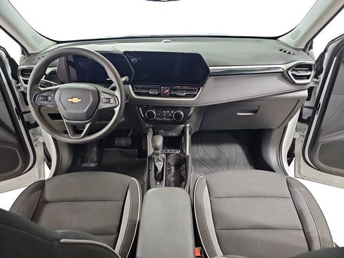 Certified 2024 Chevrolet TrailBlazer LT w/ Driver Confidence Package image 11