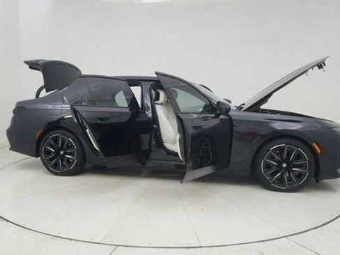 Used 2026 BMW 740i w/ Premium Package RWD image 75