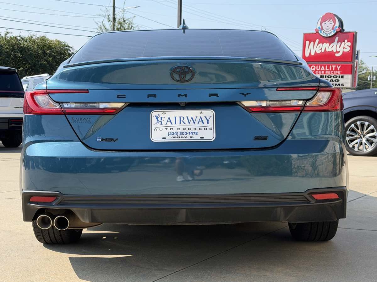 Used 2025 Toyota Camry SE FWD image 6