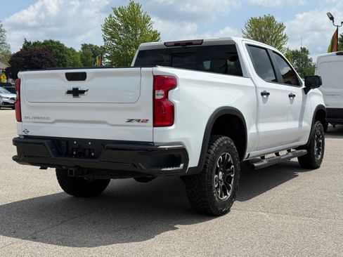 Used 2023 Chevrolet Silverado 1500 ZR2 image 8