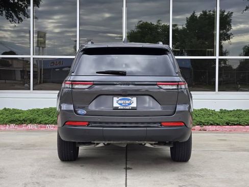 Certified 2024 Jeep Grand Cherokee Altitude AWD/4WD image 6