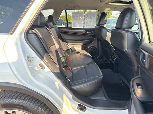 Used 2017 Subaru Outback 3.6R Limited w/ Popular Package #5 AWD/4WD image 10