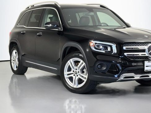 Used 2023 Mercedes-Benz GLB 250 w/ Premium Package image 14