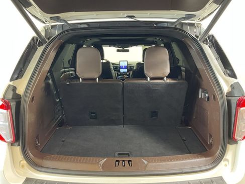 Used 2022 Ford Explorer King Ranch w/ Premium Technology Package AWD/4WD image 22