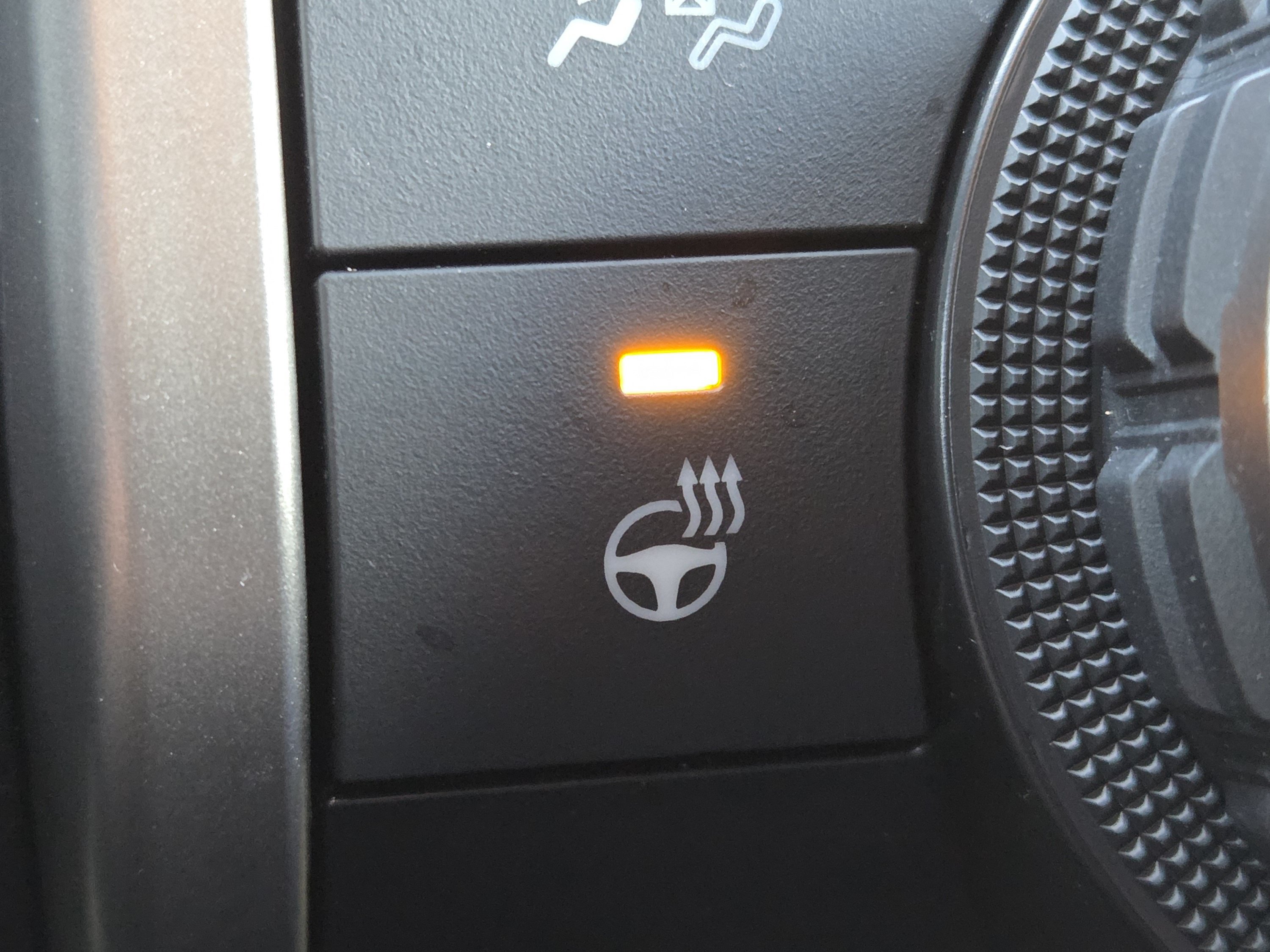 Used 2025 Toyota 4Runner Limited AWD/4WD image 14