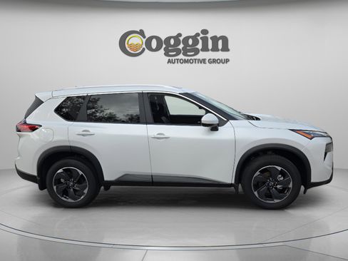 New 2026 Nissan Rogue SV w/ SV Premium Package FWD image 6