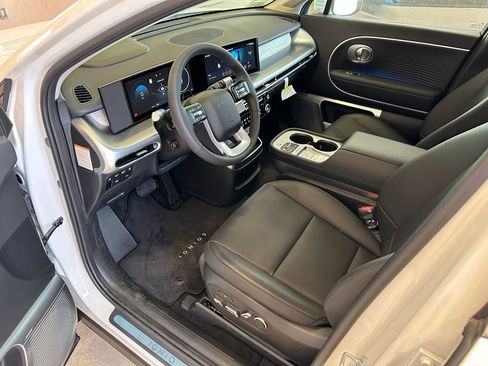 New 2026 Hyundai Ioniq 9 Limited AWD/4WD image 10