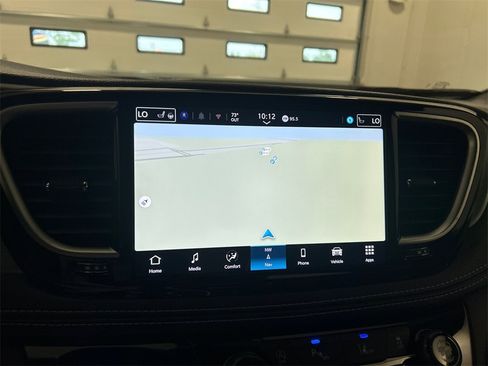 New 2026 Chrysler Pacifica Limited w/ S Appearance Package image 24