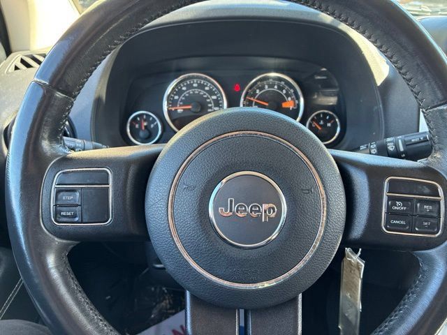 Used 2017 Jeep Compass Latitude AWD/4WD image 41