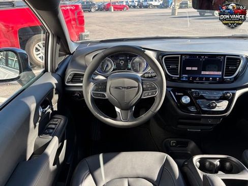 New 2026 Chrysler Voyager LX FWD image 13