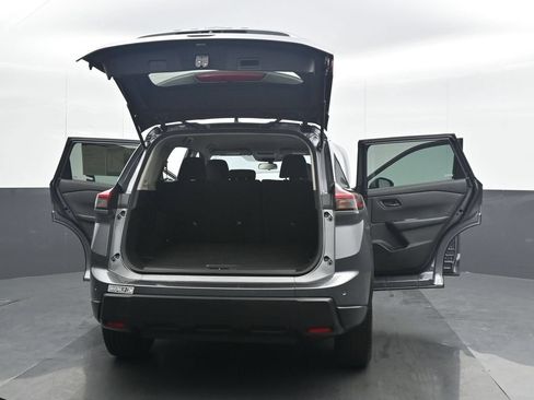 Used 2024 Nissan Rogue S AWD/4WD image 35