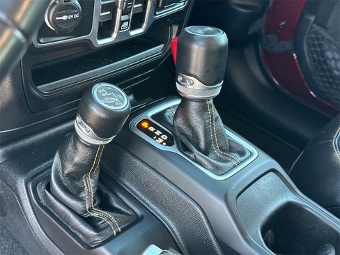 Used 2021 Jeep Wrangler Unlimited Sahara image 25