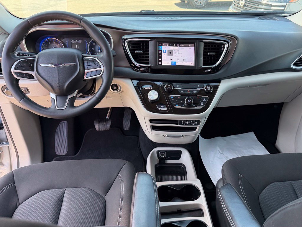 Used 2023 Chrysler Voyager LX FWD image 19